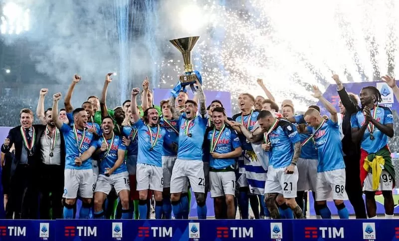 Những thành tích không thể phai mờ trong sự nghiệp Napoli